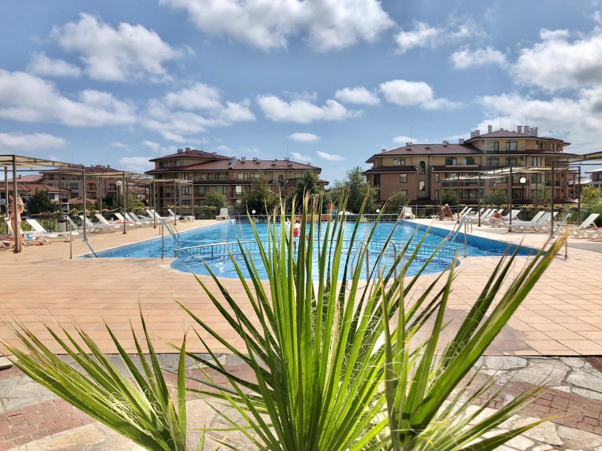 Sorrento - Menada Apartments Свети-Влас Экстерьер фото