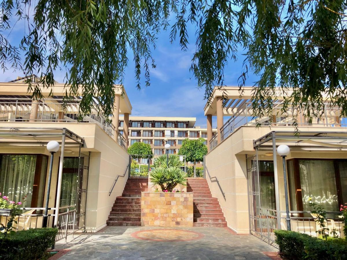 Sorrento - Menada Apartments Свети-Влас Экстерьер фото