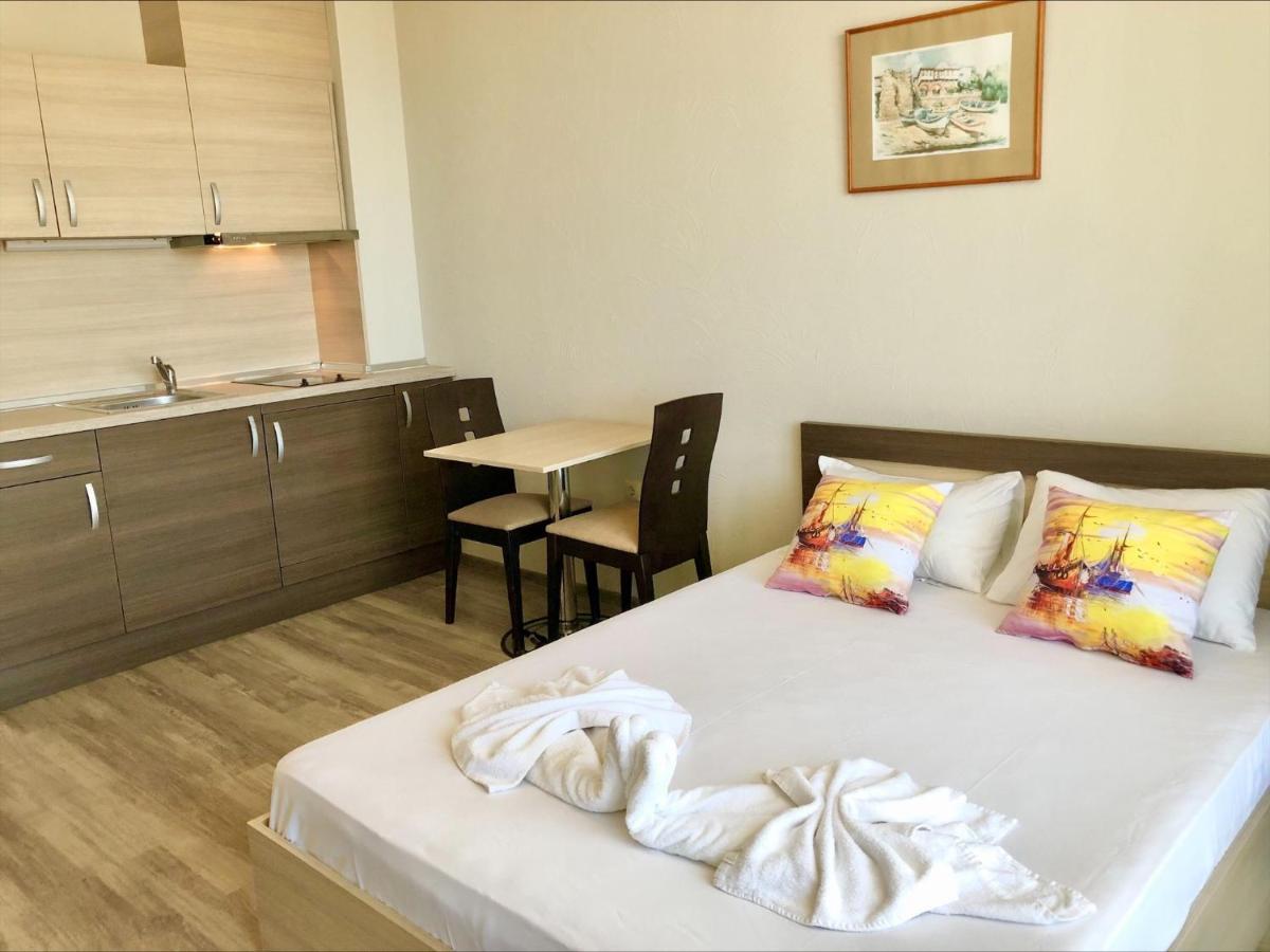 Sorrento - Menada Apartments Свети-Влас Экстерьер фото