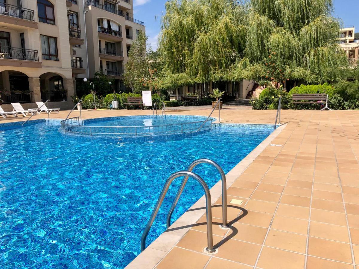 Sorrento - Menada Apartments Свети-Влас Экстерьер фото