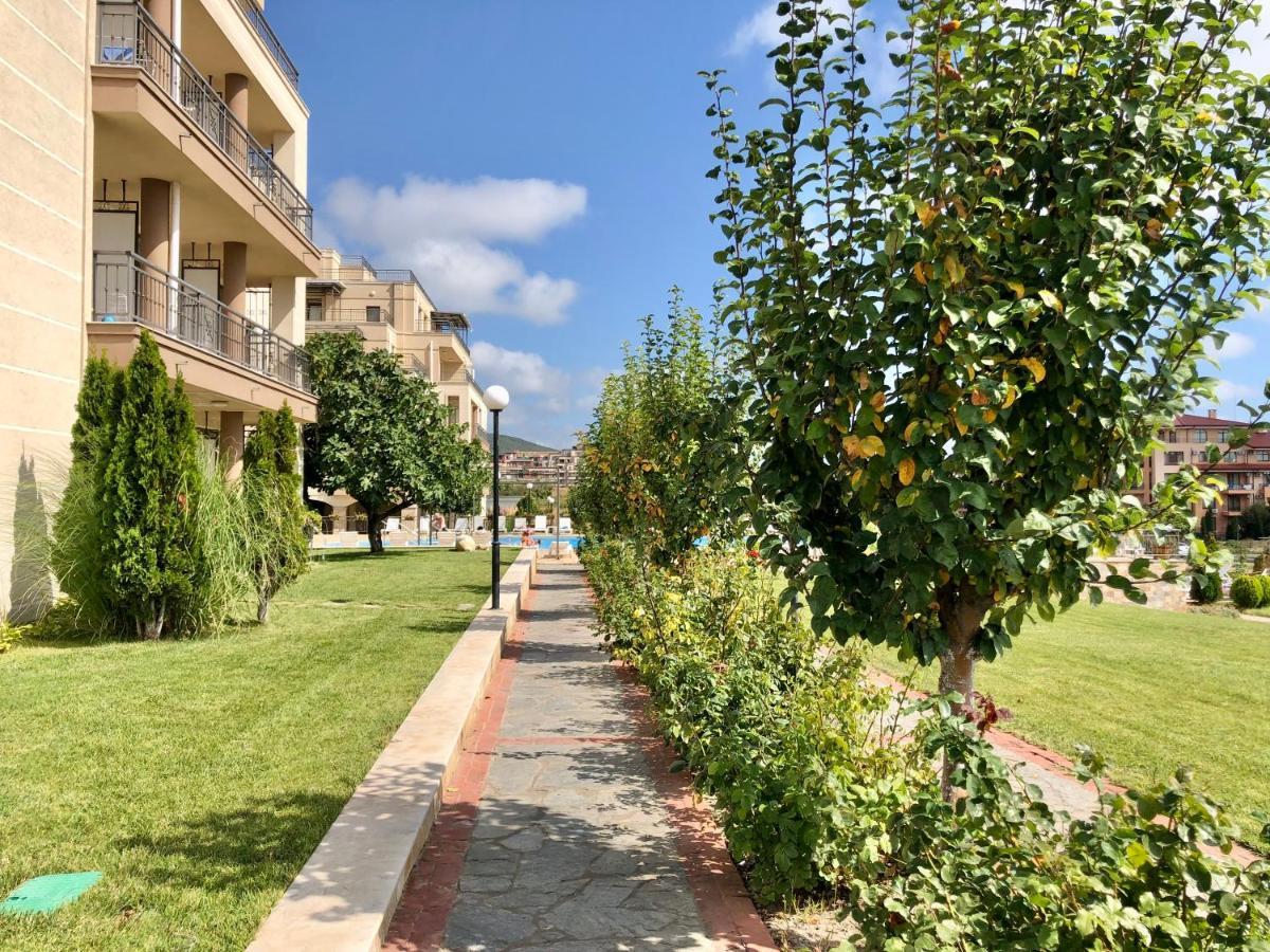 Sorrento - Menada Apartments Свети-Влас Экстерьер фото