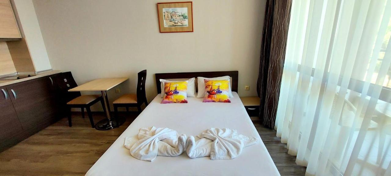 Sorrento - Menada Apartments Свети-Влас Экстерьер фото
