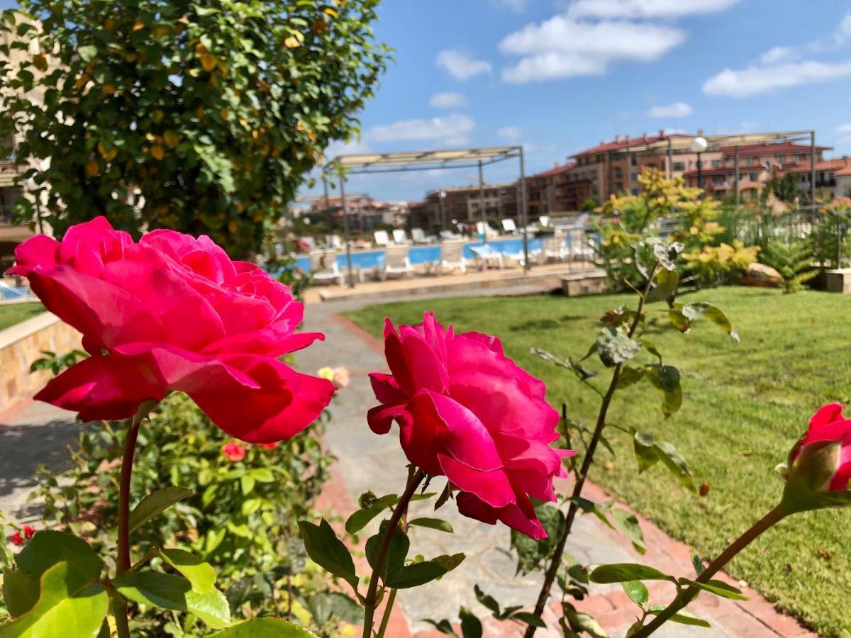 Sorrento - Menada Apartments Свети-Влас Экстерьер фото